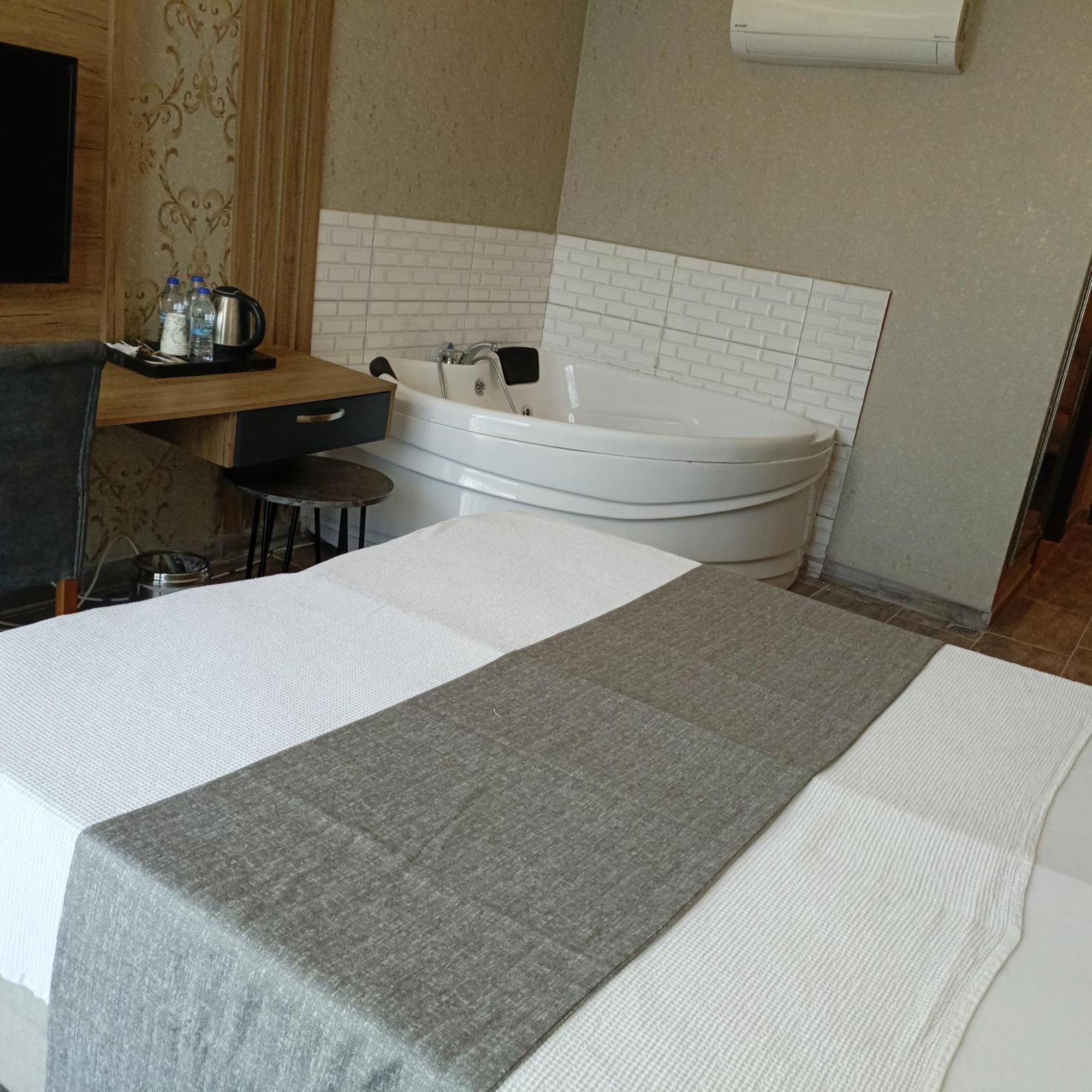 Rush Hotel Istanboel Buitenkant foto